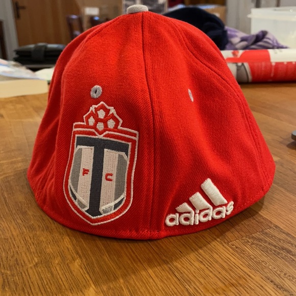 Official Toronto FC hat - Picture 2 of 4